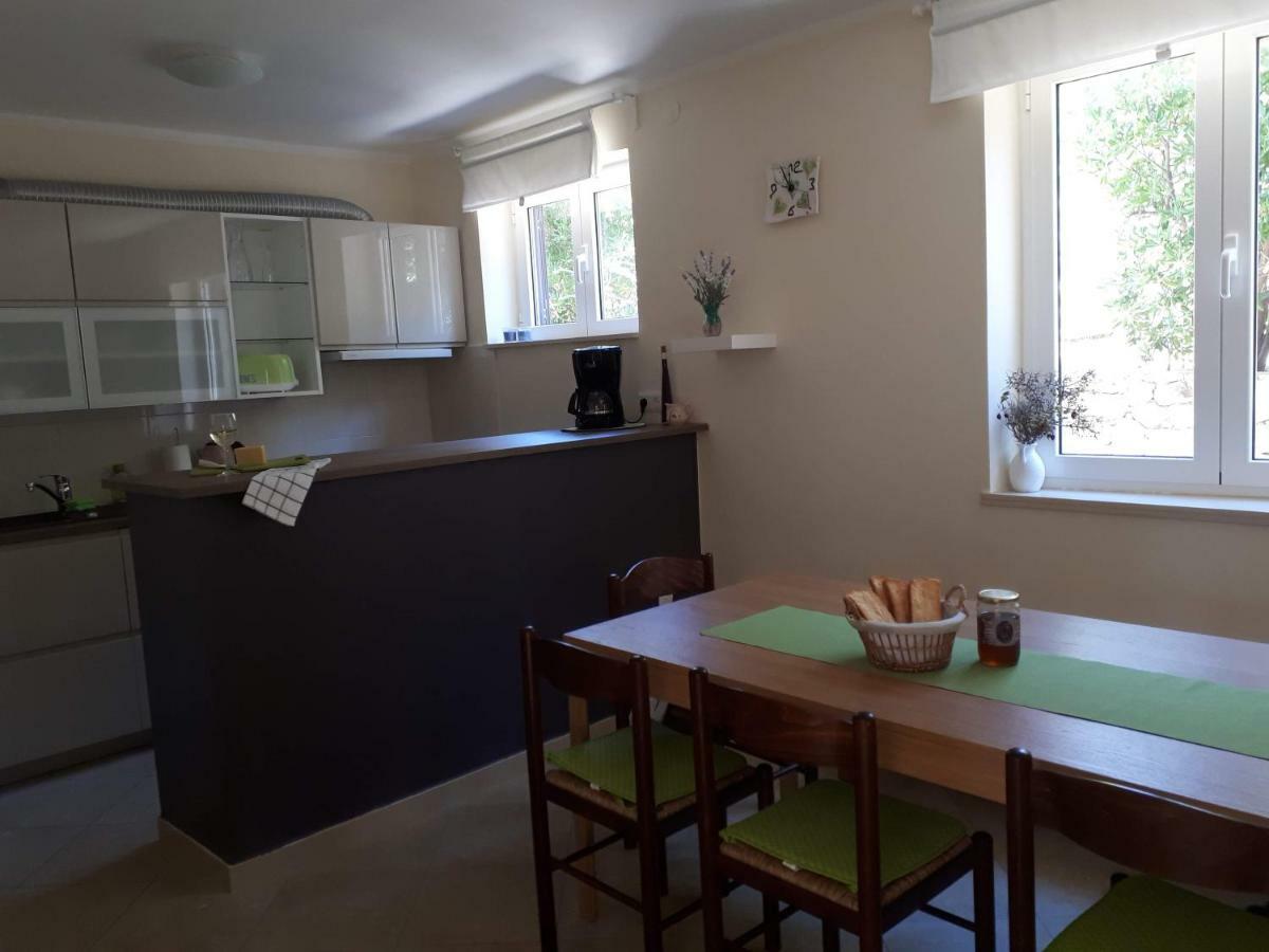 Apartments Marzic باغ المظهر الخارجي الصورة